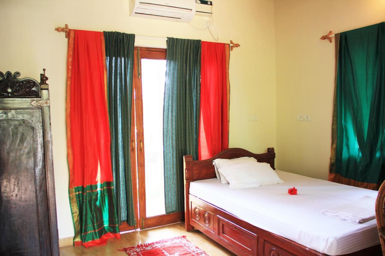 Papa Jolly Eco Resort-Near Morjim Beach Экстерьер фото