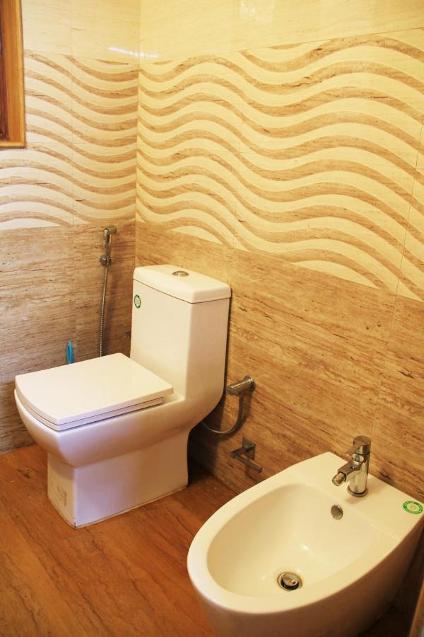 Papa Jolly Eco Resort-Near Morjim Beach Экстерьер фото