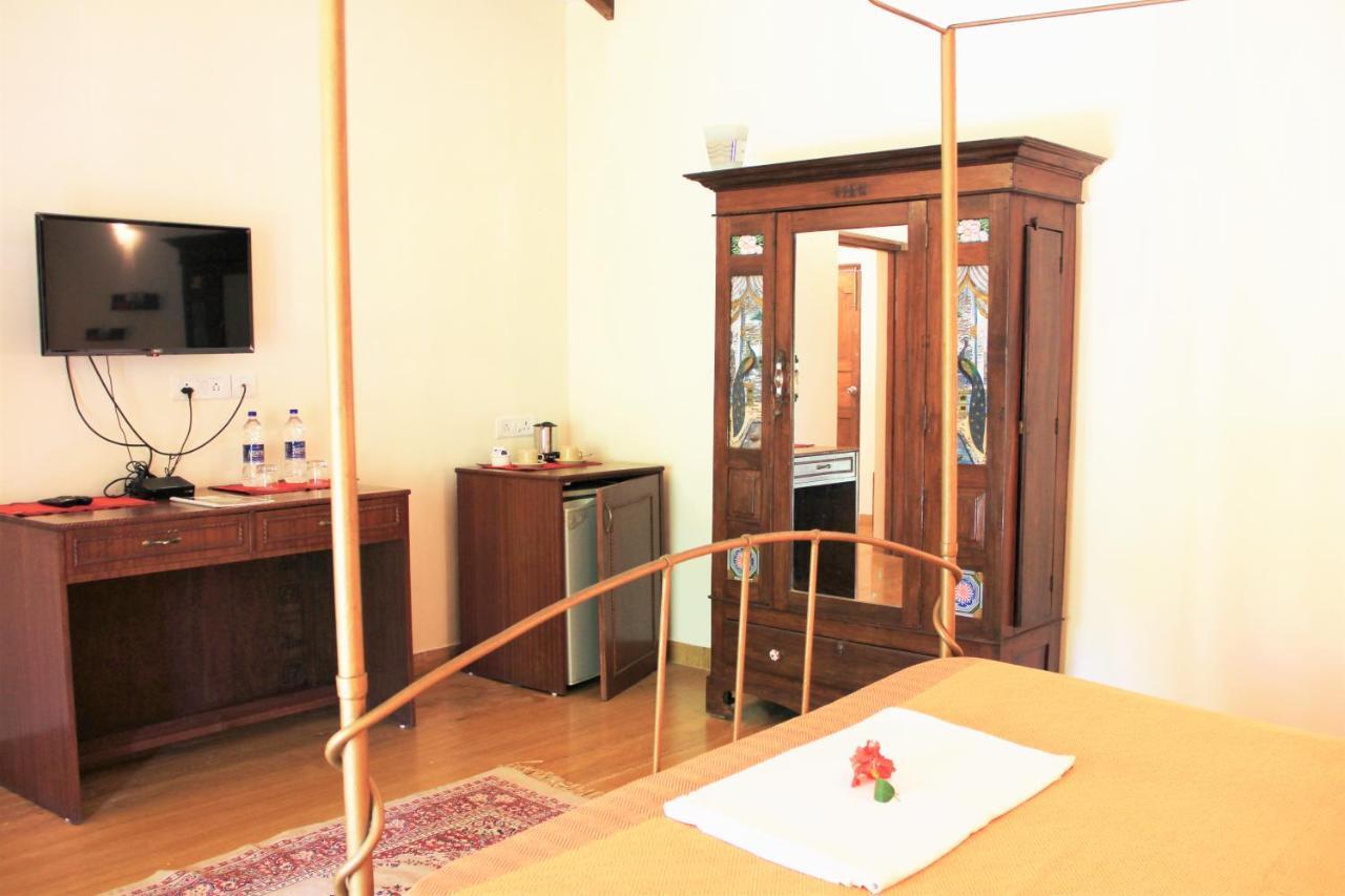 Papa Jolly Eco Resort-Near Morjim Beach Экстерьер фото